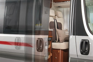 Elektrische Schiebetür in ausgewählten Adria Twin Modellen