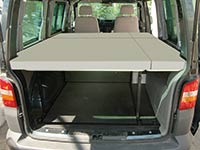 Campingbus Reimo Bike & Surf: Bett mit Bettverbreiterung ergibt riesige Schlaffläche - Klick öffnet Großansicht Campingbus Reimo Bike & Surf, Bett mit Bettverbreiterung ergibt riesige Schlaffläche.