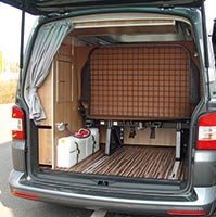 Heckstauraum im Campingbus TravelStyle - Klick öffnet Großansicht Campingbus Reimo TravelStyle - der Heckstauraum