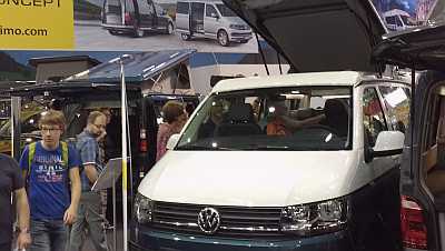VW T6 TrioStyle mit neuem Open Sky Dach auf der Messe Düsseldorf VW T6 TrioStyle mit neuem Open Sky Dach auf der Messe Düsseldorf