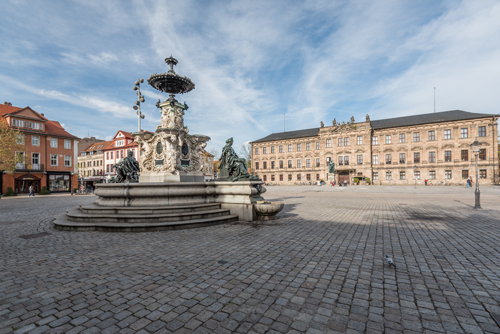 Wohnmobil mieten Franken - Schloss Erlangen Wohnmobil mieten Franken - Schloss Erlangen