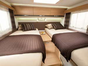 Adria Compact SL: Einzelbetten im Heck Adria Compact SL: Einzelbetten im Heck