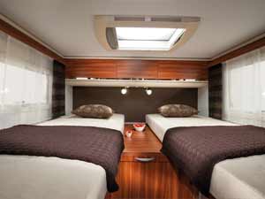 Adria Coral XL A 670 SL: Einzelbetten im Heck Adria Coral XL A 670 SL: Einzelbetten im Heck, 6+1 Schlafplätze insgesamt