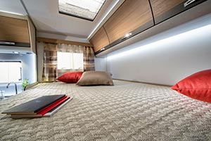 Adria Compact SP: Doppelbett im Heck Adria Compact SP: Doppelbett im Heck