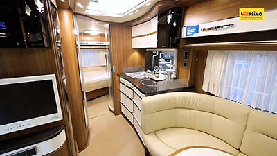 Wohnwagen Luxus-Interiur im Eriba Nova S 590